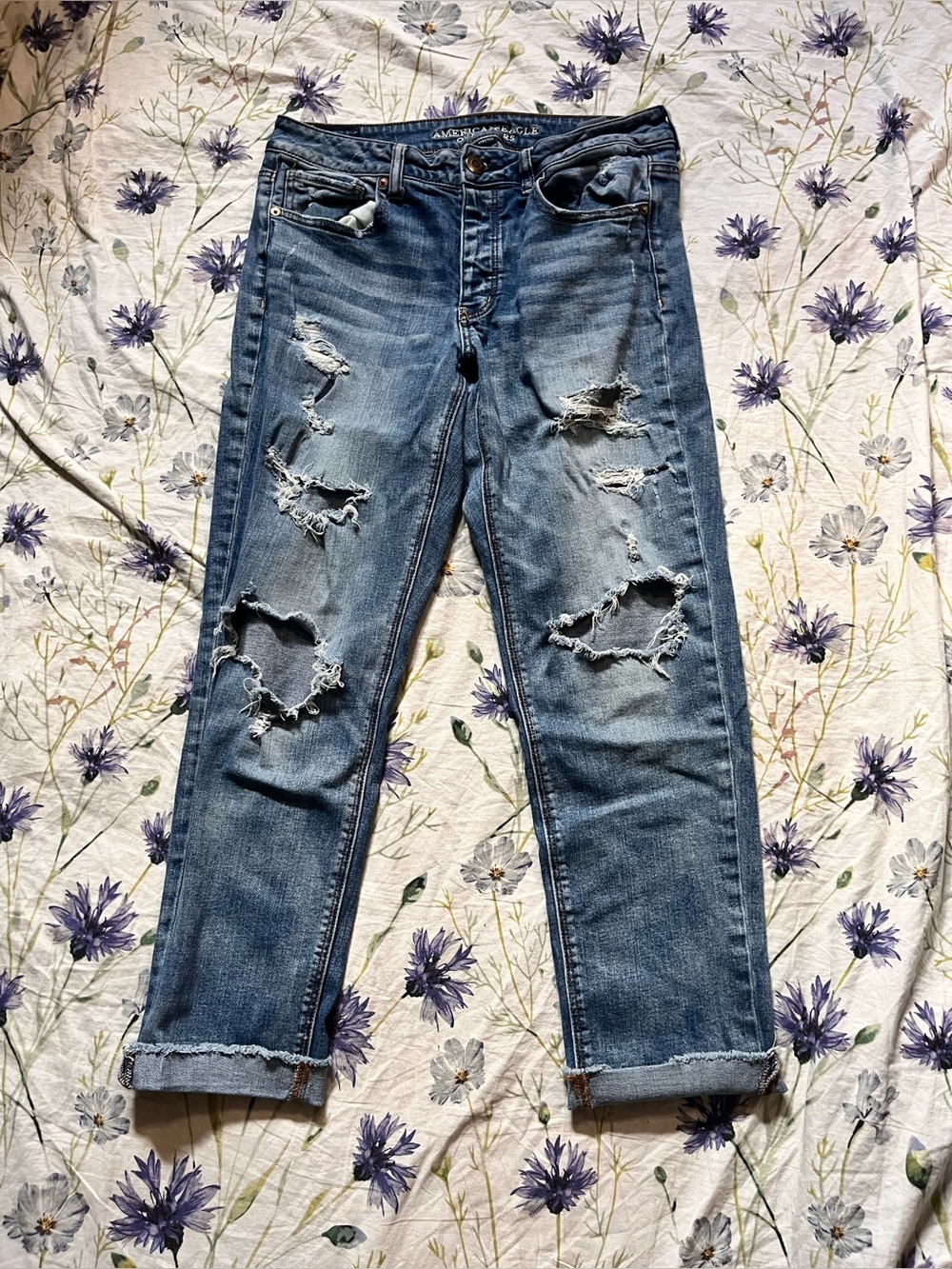 American Eagle Tomgirl Heavily Distressed Jeans Size 8 Regular Mid Rise